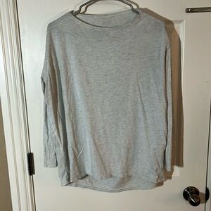 Lululemon back in action long sleeve top in heathered dove
